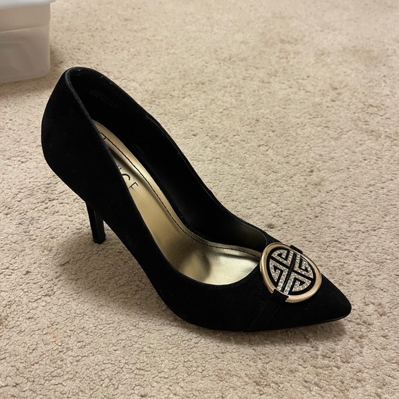 Rogue heels never worn size 9 in black - Picture 2 of 2
